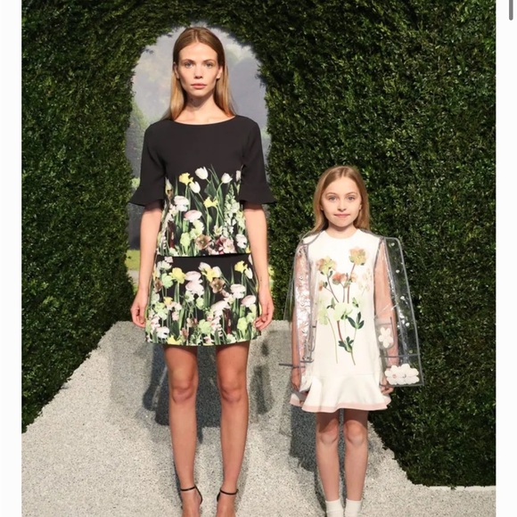 Victoria Beckham x Target Floral Set - Picture 2 of 7